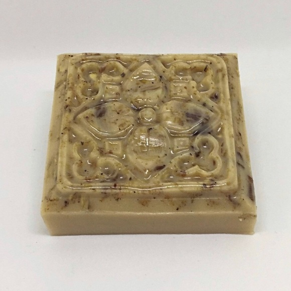 Oatmeal Soap 🧼 - Picture 2 of 3